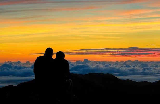 Haleakala Sunrise Tour with Breakfast and West Side Pickup