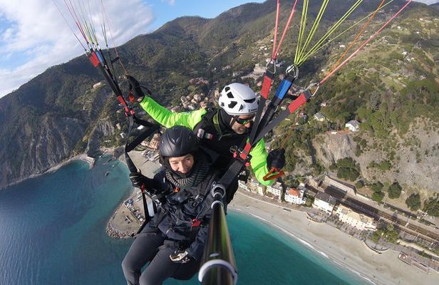 Experience Excitement With Paramator or paragliding.