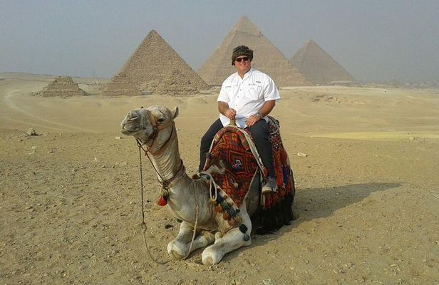 Half-Day Private Tour to Giza Pyramids and Sphinx From Cairo
