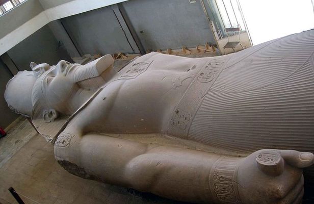 8-Hours Tour to Giza Pyramids, Sphinx, Sakkara Pyramids & Memphis