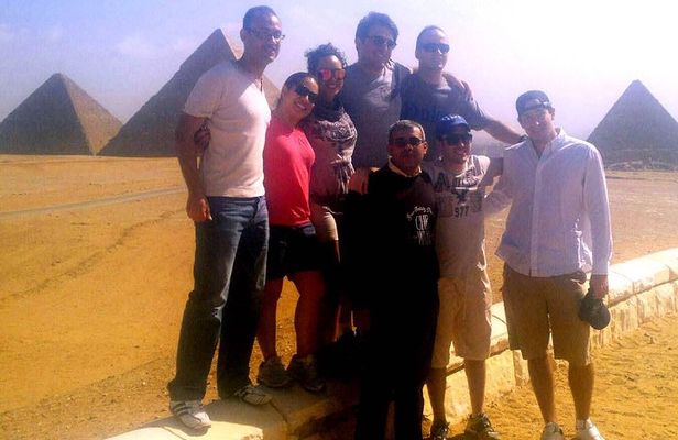 Private Tour to Giza Pyramids, Sphinx, Saqqara Pyramids & Memphis