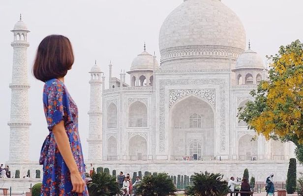 Private Taj Mahal Agra fort Day Trip from Delhi By Car