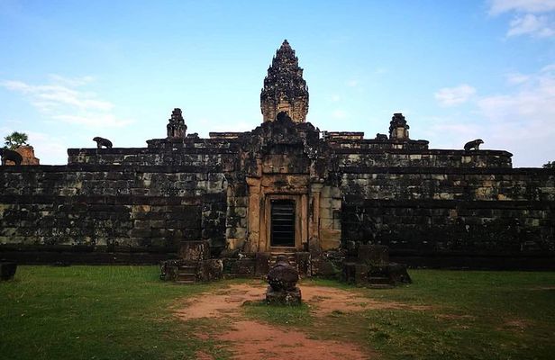 Private tour to Bakong Temple and Sunset at Tonle Sap Lake
