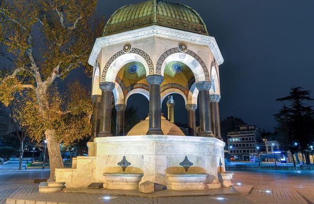 4-Days Tour in Istanbul with Dinner with Belly Dancing Show and Turkish Bath