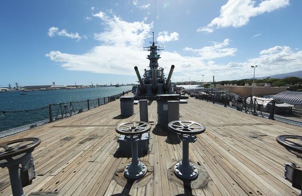 Pearl Harbor History Remembered Tour from Ko Olina