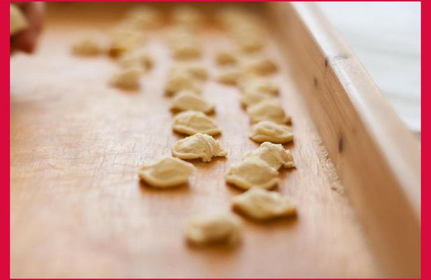 Cesarine: Home Cooking Class & Meal with a Local in Brindisi