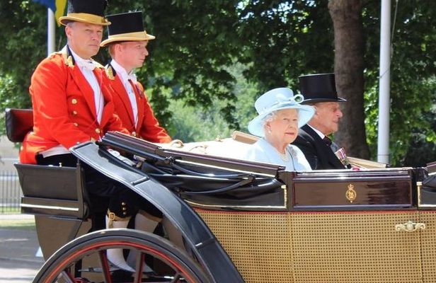 A Royal London Private Taxi Tour