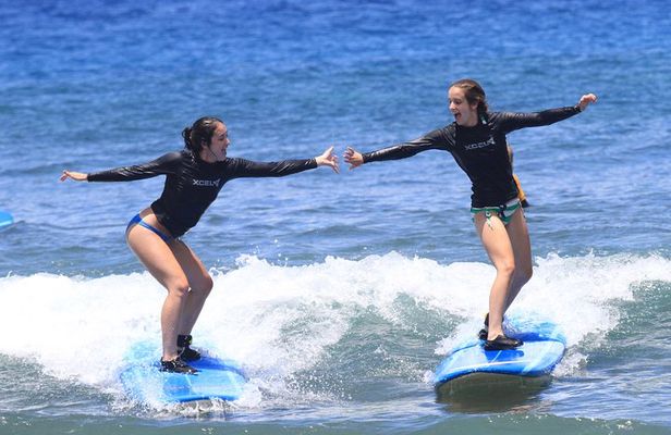 Group Surf Lesson at Ka'anapali Beach
