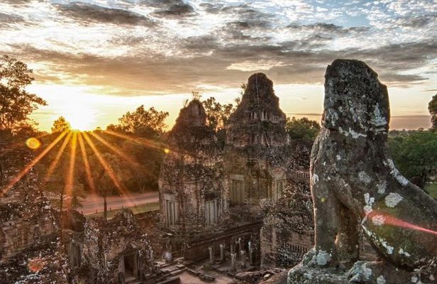 Full-Day Angkor Wat Sunrise Private Tour with Guide from Siem Reap