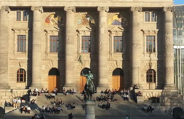 Superior Bike Tour incl. 3rd Reich Sites & a beer Garden Stop 