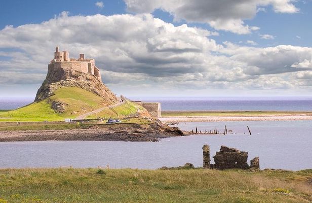 Edinburgh: Holy Island, Alnwick Castle & Kingdom of Northumbria
