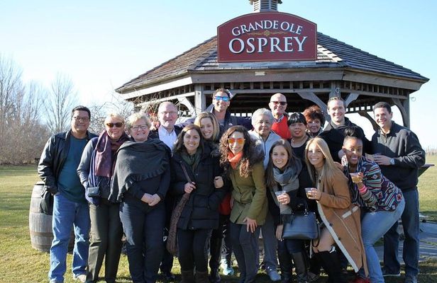 Long Island Winery Tour with Lunch from Manhattan (#1 Rated!)