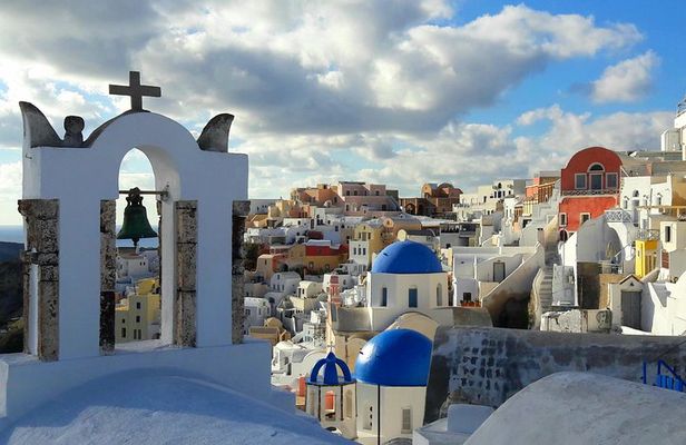 Private Classic Santorini Panorama: Visit the most popular destinations!