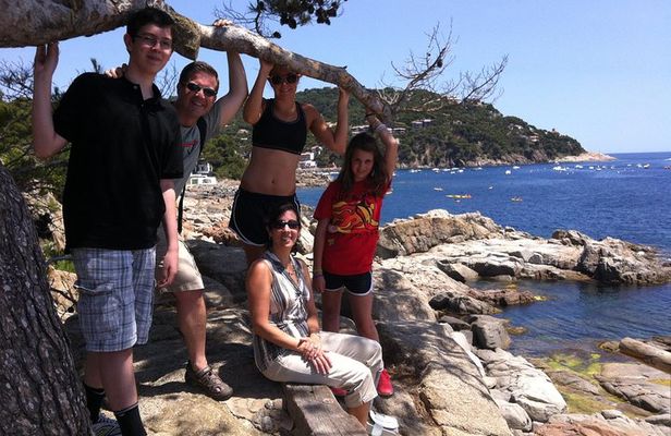 Costa Brava Coast Hike and Snorkel from Barcelona with Lunch