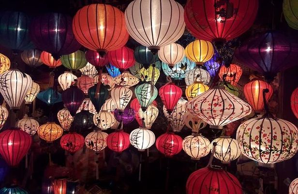 Hoi An Night Market with Hoi an walking Tour , Colourful Lanterns, Boat Ride