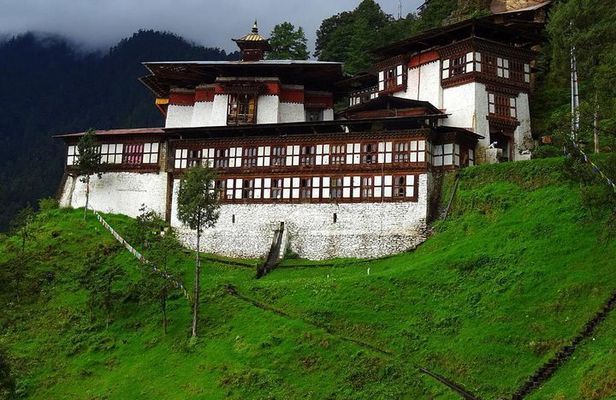 6 Nights Bhutan cultural and hiking tour