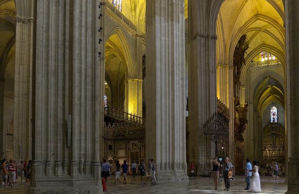 Seville Cathedral & Giralda: Guided Tour with Fast-Track Tickets