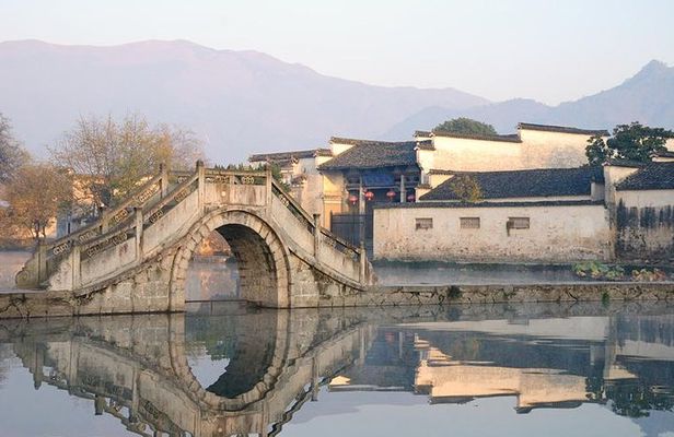 3-Day Yellow Mountains, Hongcun Village and Tunxi Ancient Street Private Tour