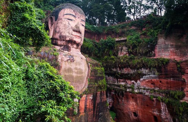One-Day Leshan Giant Buddha and Tea Terrace Tour In Lost Town