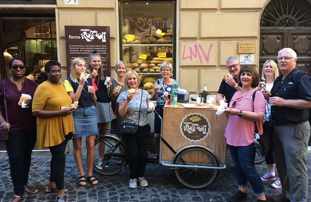 Campo dè Fiori Market and Trevi Fountain Food and Wine Tour in Rome