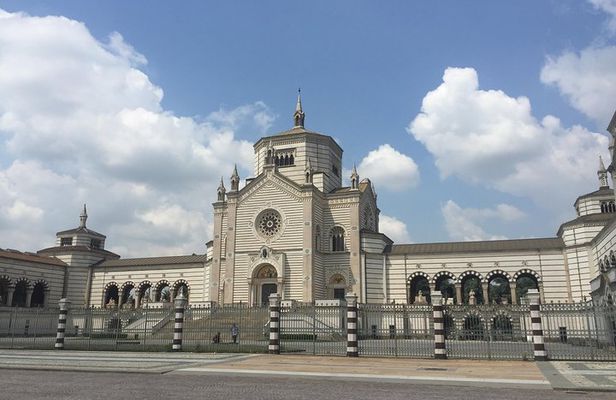 The Monumental Cemetery of Milan: discover the unexpected