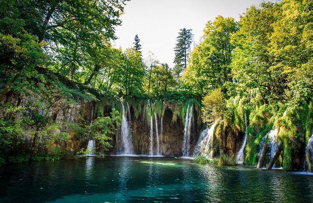 Split to Zagreb Group Transfer with Plitvice Lakes guided tour