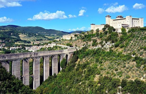 Spoleto Private Walking Tour with Official guide