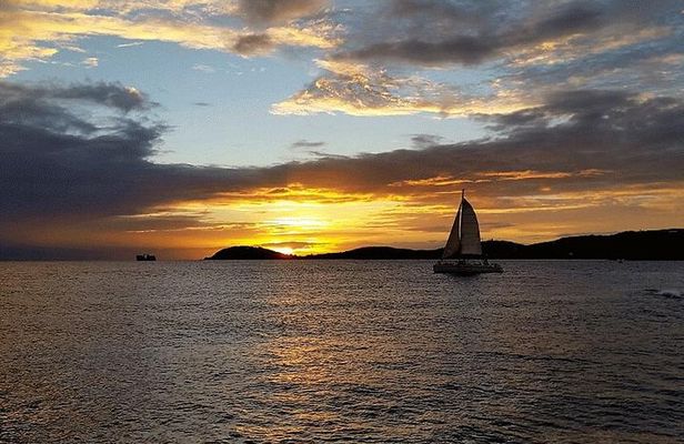 Sunset Sail with Cocktails and Appetizers