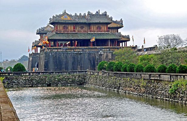 Hue sightseeing package tour