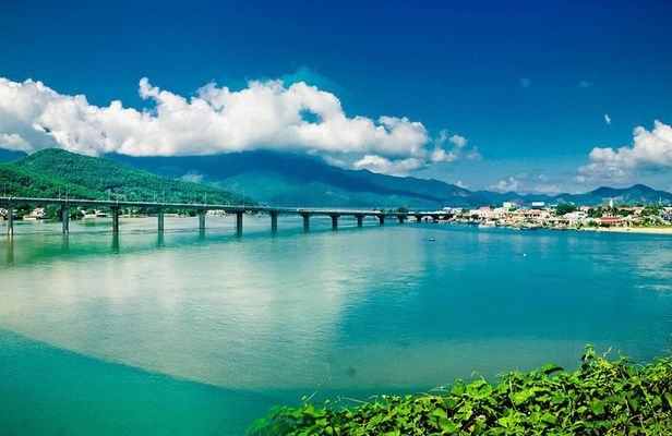 Travel from Hoi An/Da Nang to Hue with Scenic Mountain Drive