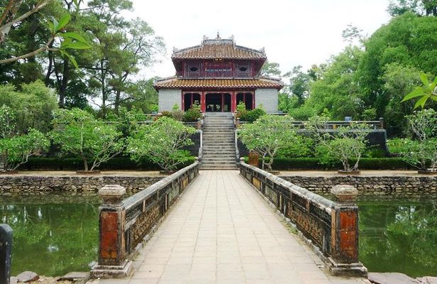 Hue private guided tour for 5 must see places.