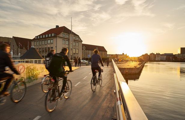 Copenhagen Hidden Gems PhotoWalk tour - Christianshavn & Houseboats