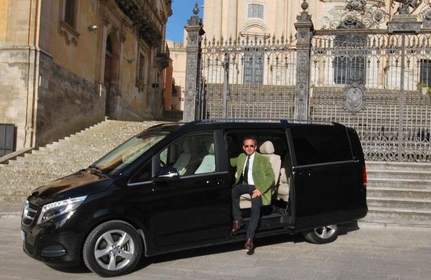 Taormina and Etna with driver Wine experience to ask for