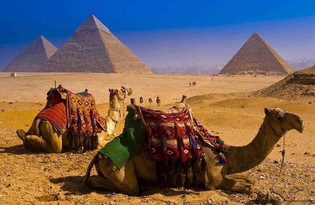 Private Day Tour Pyramids Giza, Sakkara and Memphis City