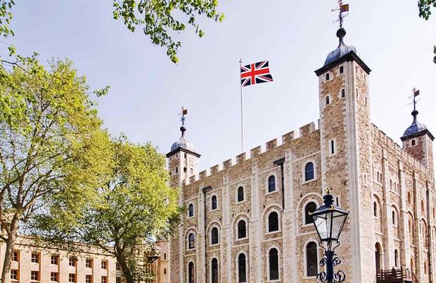 Tower of London & 30+ London Sights Walking Tour
