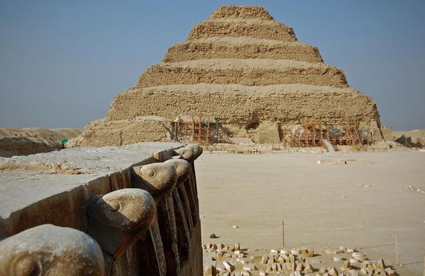 Private Full-Day Tour to Pyramids of Giza,Sakkara and Memphis