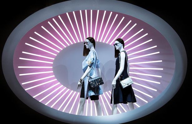 Fashion Window Walking Tour in New York City
