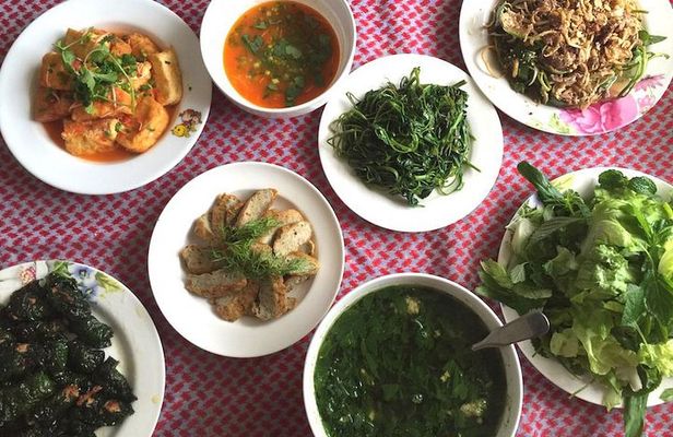 Private Vietnamese Cooking Class in Hanoi with a Local