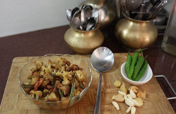 Private Market Tour and Cooking Lesson in a Local New Delhi Home