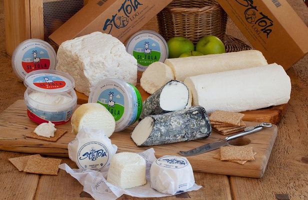 Award-Winning Goat Cheese Tasting and Farm Tour in Ennistymon