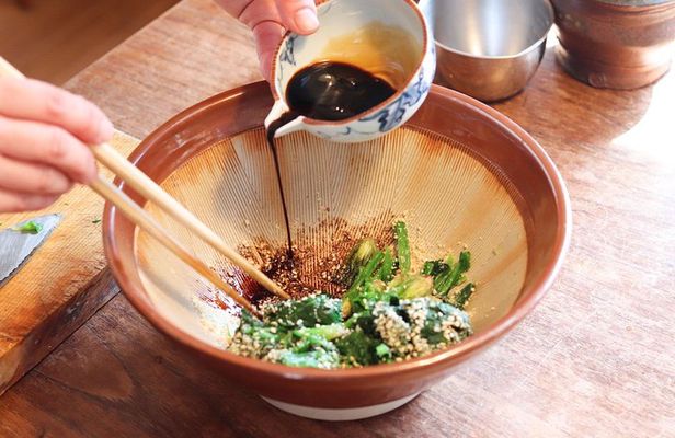 Private Kyoto Market Tour and Authentic Cooking Class with Aki