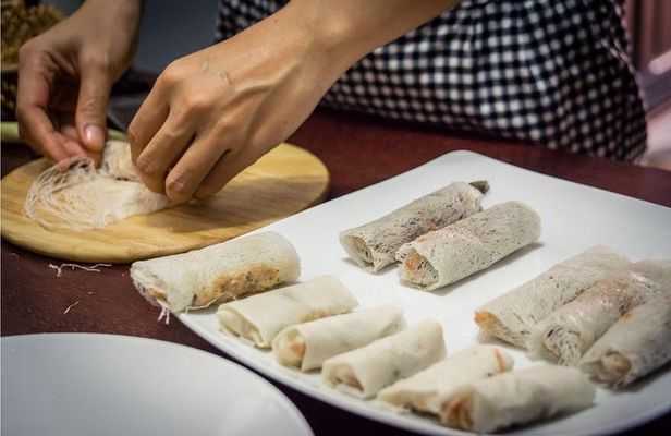 Authentic Vietnamese Home Cooking Class with Lua