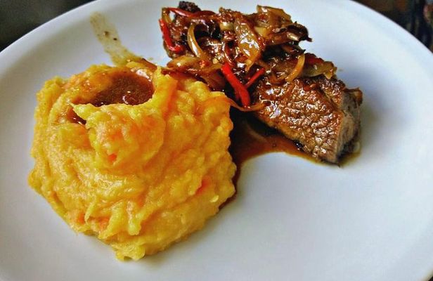 Private Local Shop Tour & Argentinean Cooking Lesson with a Local in their Home