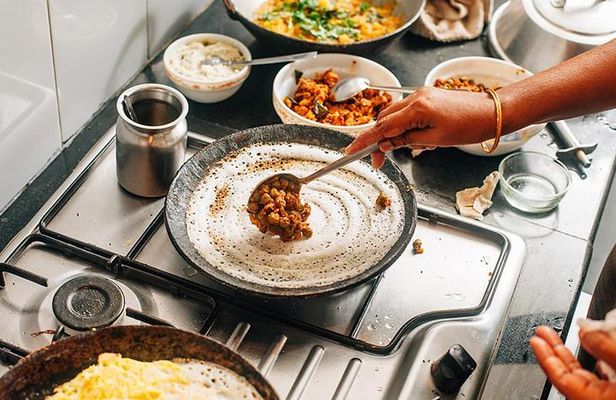 Learn to Cook Traditional South Indian cuisine at the Chennai seashore