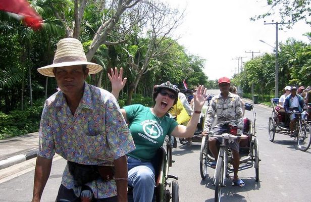 Rickshaw & Hike the Colors of Bangkok jungle