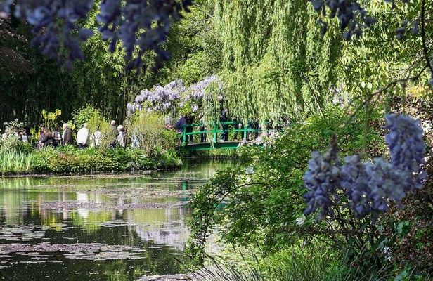 Giverny Half-Day Trip from Paris with Private Driver