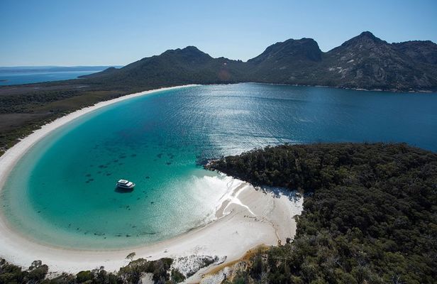 Wineglass Bay Cruise from Coles Bay