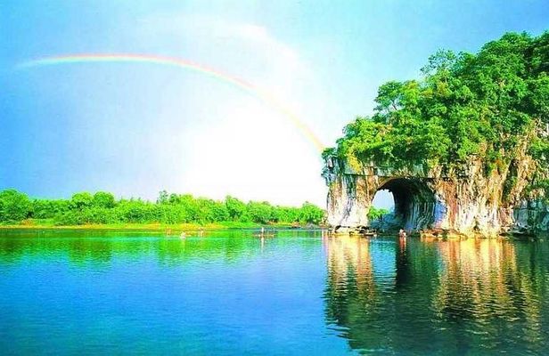 Private 1-Day Guilin Tour Including Elephant Trunk Hill And Reed Flute Cave