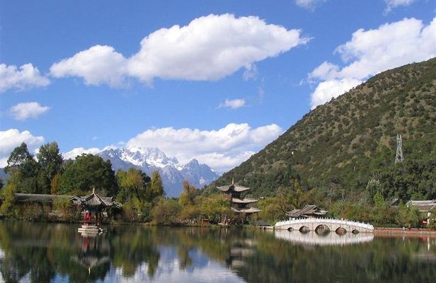 Private City Tour of Lijiang Including Lunch