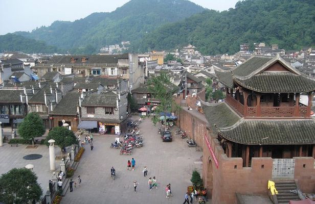 Private Day Tour: Tujia Ethnic Ancient Village of Shiyanping from Zhangjiajie